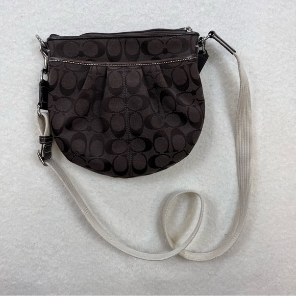 Coach Signature C Chocolate Brown Pleated Swing Pack Purse Bag - Picture 1 of 6